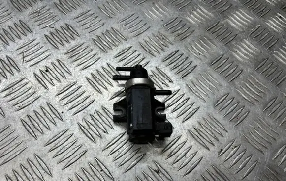 Volkswagen Golf IV Turbo solenoid valve 72190320