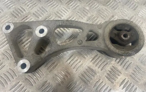 Citroen C-Zero Engine mounting bracket