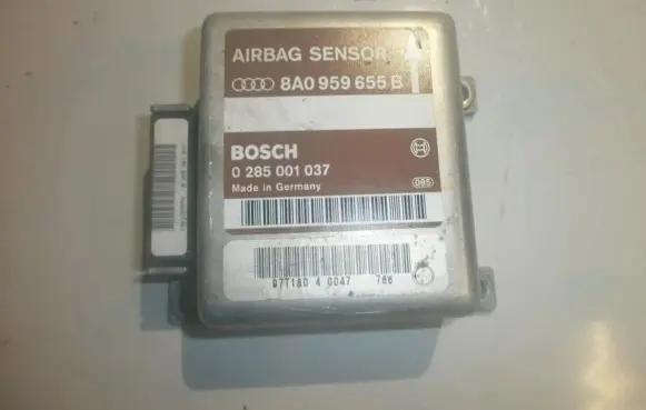 Audi A4 S4 B5 8D Airbag control unit/module 8A0959655B 0285001037