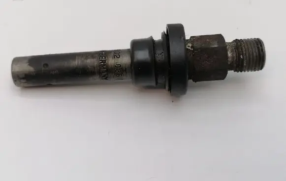 Mercedes-Benz 380 560SEC C126 Fuel injector 0437502035 014