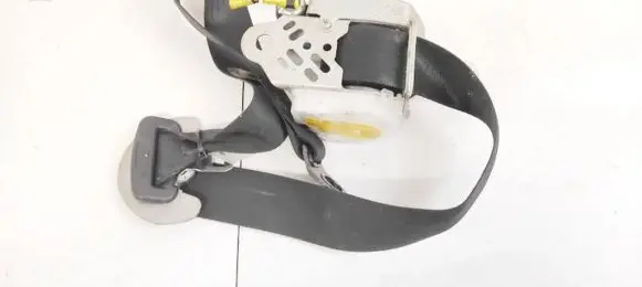 Toyota Corolla Verso AR10 Front seatbelt
