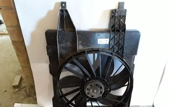 Renault Megane II Electric radiator cooling fan 8200151464 8240357 5020212