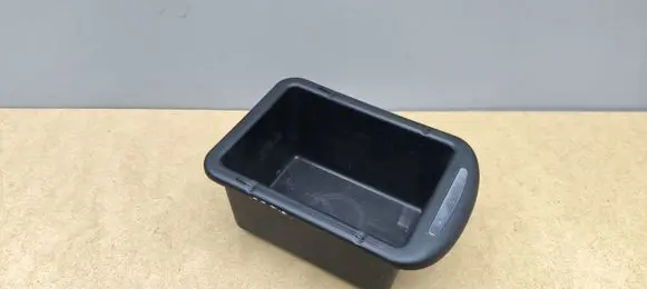 Glove box