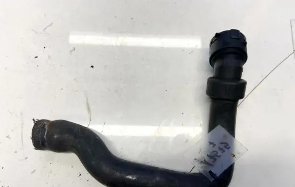 Volkswagen PASSAT B5.5 Engine coolant pipe/hose 8d0121101ad