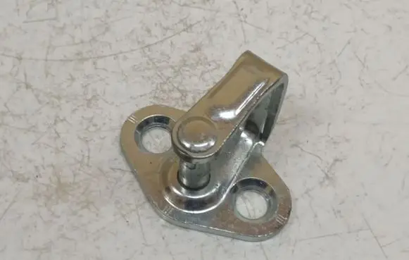 Opel Insignia A Front door lock loop/hook striker