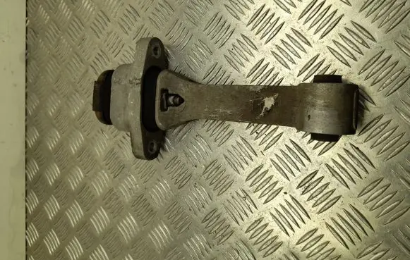 Hyundai Tucson TL Engine mount bracket 21950D3200