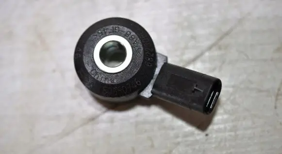 Alfa Romeo Giulia Detonation knock sensor 50050746