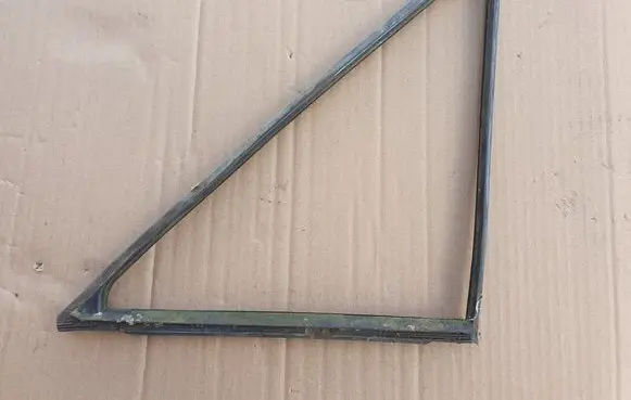 Volkswagen PASSAT Rubber seal front coupe door window 823845117A