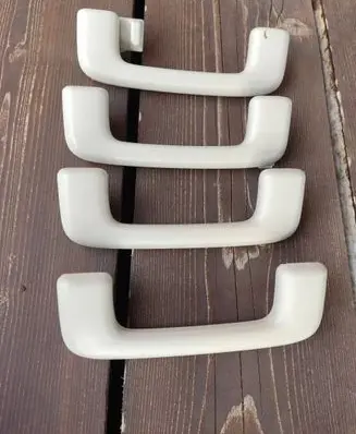 Mitsubishi Outlander A set of handles for the ceiling 