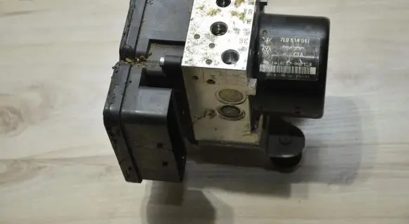 Volkswagen Touareg I ABS Pump 7L0614517