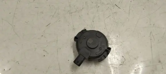 BMW 1 F40 Camshaft vanos timing valve 7614288