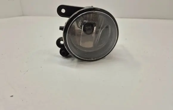Volkswagen Golf V Front fog light