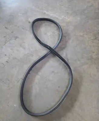 BMW 2 F44 Front door rubber seal 7483095