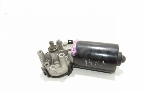 Volkswagen PASSAT B5 Wiper motor 0390241175