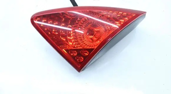 Tailgate rear/tail lights