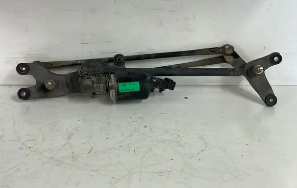 KIA Sorento Front wiper linkage and motor 981003E100