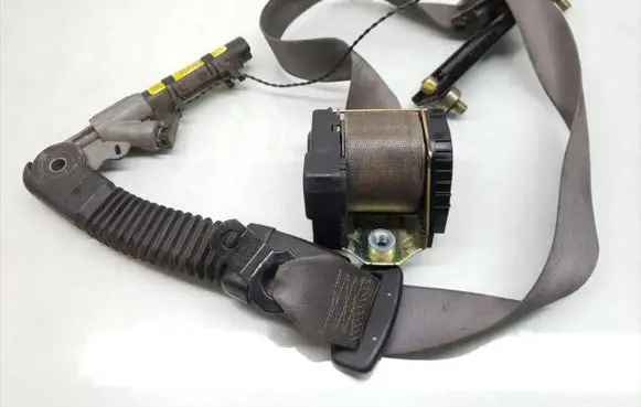 BMW X5 E53 Front seatbelt 8258974