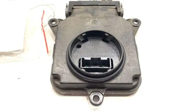 Toyota Camry VIII XV70 Voltage converter/converter module