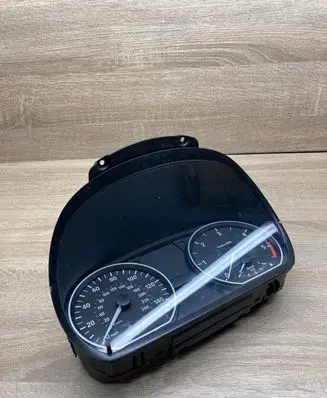 BMW 1 E81 E87 Speedometer (instrument cluster) 1041568 1042775 mph