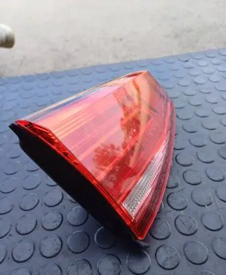 Volkswagen PASSAT B8 Rear/tail lights 195296
