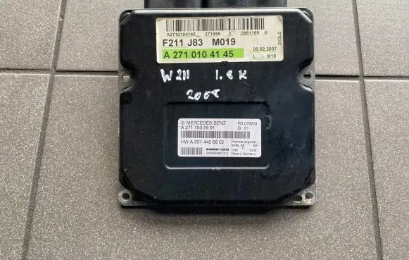 Mercedes-Benz E W211 Engine control unit/module ECU A2710104145
