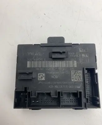 Volkswagen Golf VII Door control unit/module 5Q0959393B