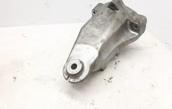 Mercedes-Benz C W205 Engine mounting bracket A6512234304