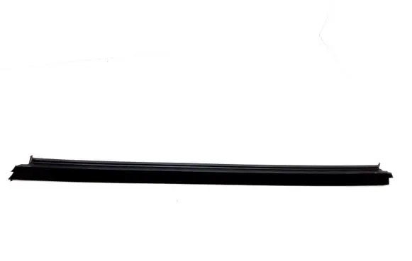 Volvo XC90 Front door glass trim molding