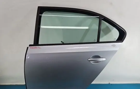 Volkswagen Jetta VI Rear door IMPRK1594963