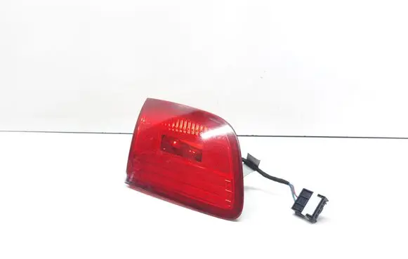 Tailgate rear/tail lights