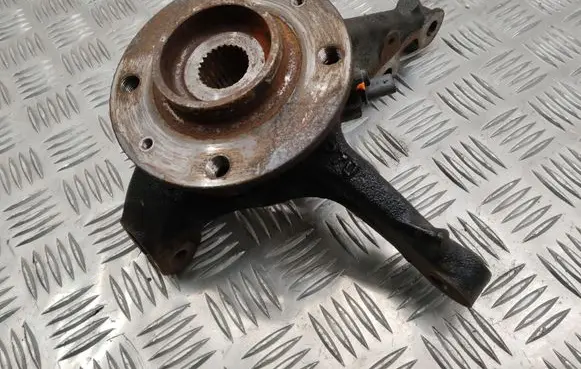 Peugeot 208 Front wheel hub