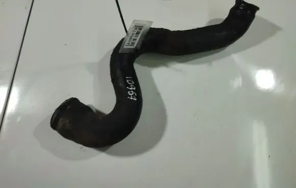 Volkswagen PASSAT B5 Intercooler hose/pipe 