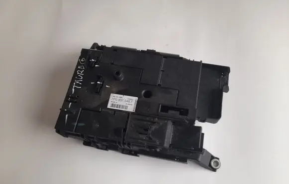 Volkswagen Touareg II Fuse module 7P0937548F