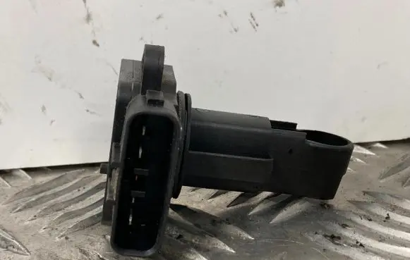 Toyota Avensis T250 Mass air flow meter 222040N010