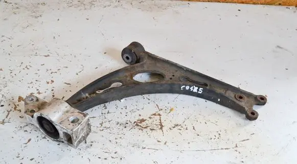 Skoda Octavia Mk2 (1Z) Front lower control arm/wishbone 1K0407153N
