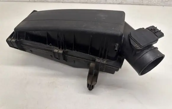 Ford Mondeo Mk III Air filter box 1S719600DE