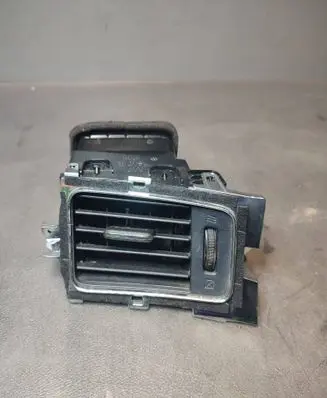 Nissan Pulsar Dash center air vent grill TG24687613ZL0A