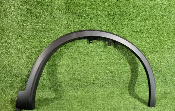 Nissan Qashqai J12 Front arch trim 
