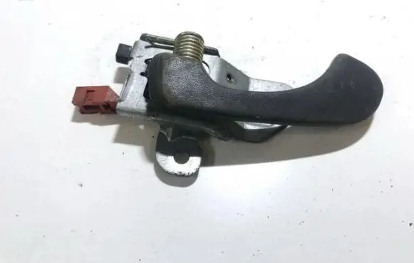 Mitsubishi Carisma Front door interior handle mr288395