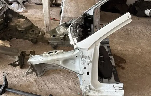Tesla Model Y Front quarter panel 