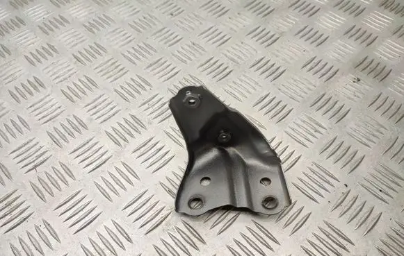 Toyota RAV 4 (XA50) Fender mounting bracket