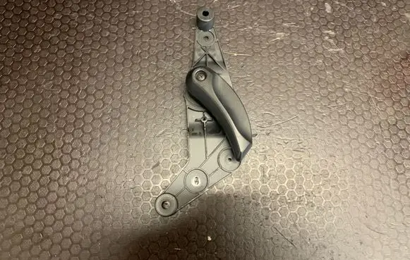 BMW 7 F01 F02 F03 F04 Engine bonnet (hood) release handle 9114002