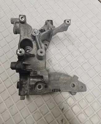 Peugeot 308 Engine mounting bracket 9674030280 C4003746