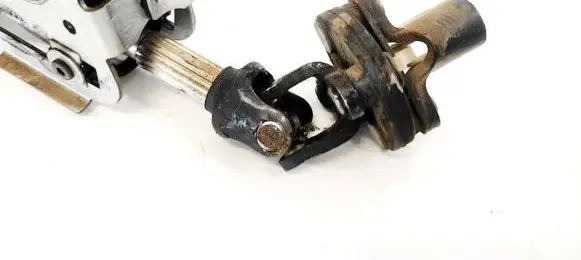 Volvo V70 Steering column universal joint