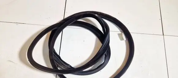 Fiat Croma Rubber seal front coupe door 