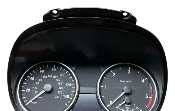 BMW 1 E82 E88 Speedometer (instrument cluster) 215461901