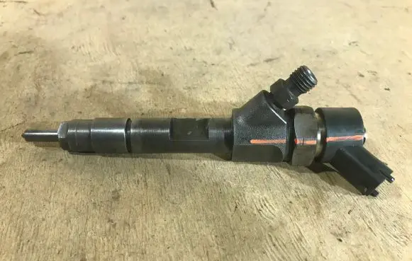 Renault Laguna II Fuel injector 0445110110 8200100272 19DCI