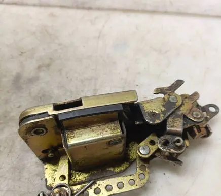 Volkswagen Transporter - Caravelle T4 Front door lock 701837016D