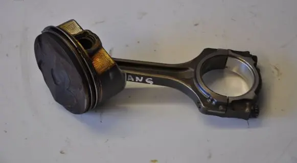 Ford Mustang VI Piston with connecting rod
