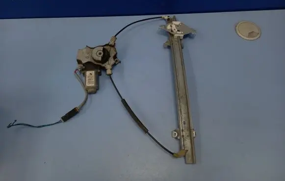 Nissan Almera Rear window lifting mechanism without motor 114726 400600T4